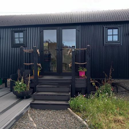 Delightful Shepherds Hut Уестпорт Екстериор снимка